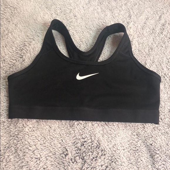 2 Nike sports bras - Picture 2 of 4